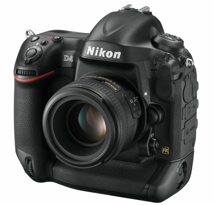 Nikon D4 - репортажный фотоаппарат с поддержкой карт памяти XQD